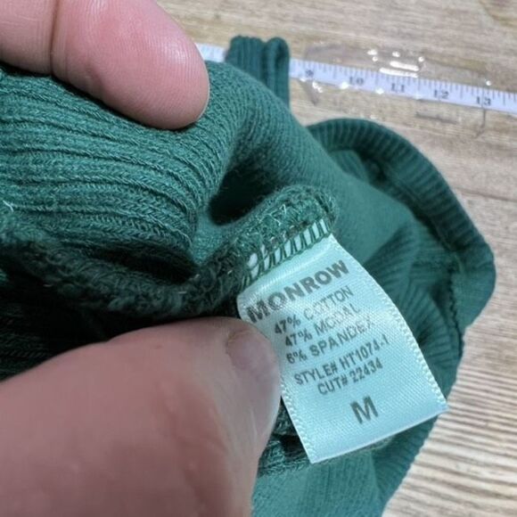 NWT‎ Monrow Gal Green Brushed V Neck Tank Top Medium ribbed - Picture 9 of 10